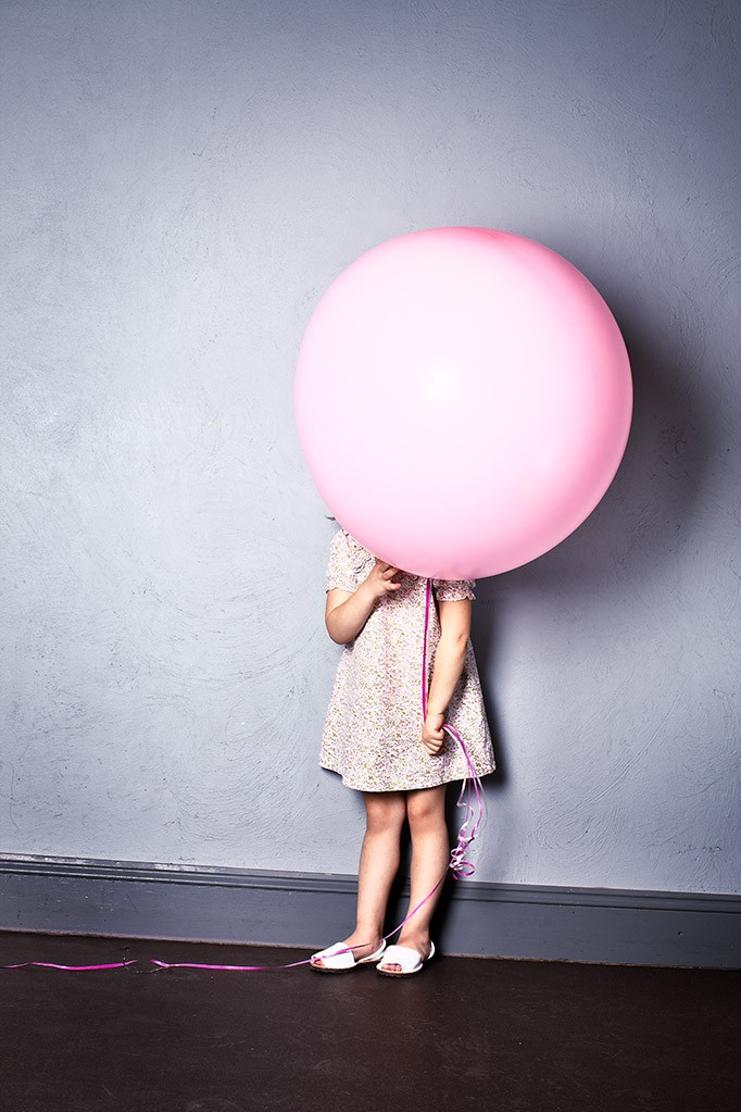 kids-photographer-photography-fashion-london-ruth-rose-pink-balloon-06