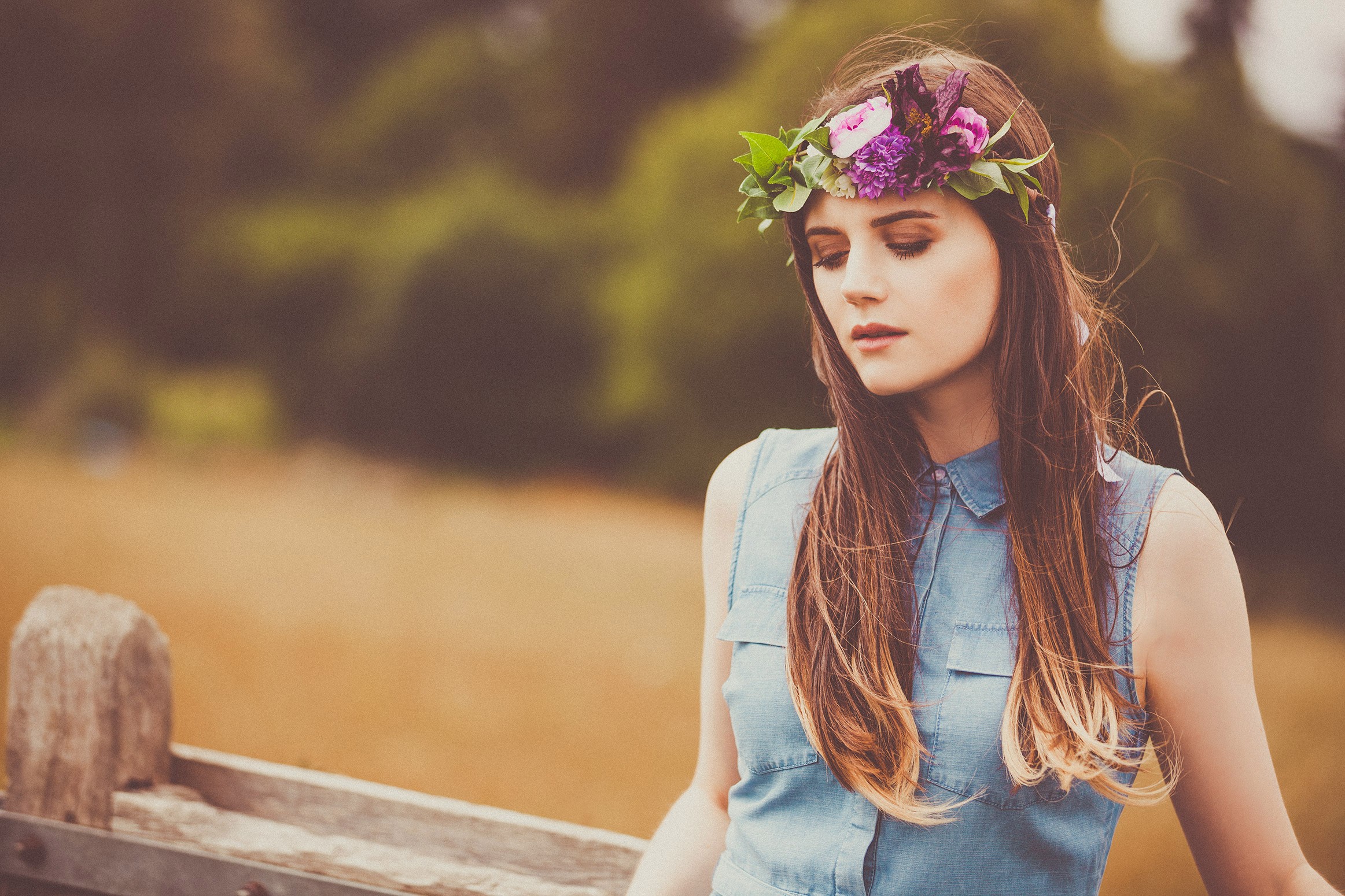 lilah-parsons-ruth-rose-horse-field-shoot-fashion-photography-9